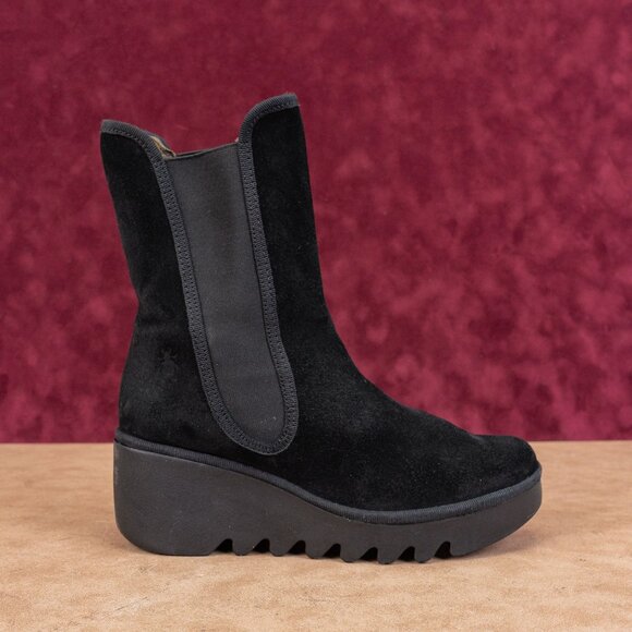 Fly London Women Wedge Black Suede Lug Slip-on Chelsea Ankle Boots 8-8.5US EUR39 - Picture 4 of 7
